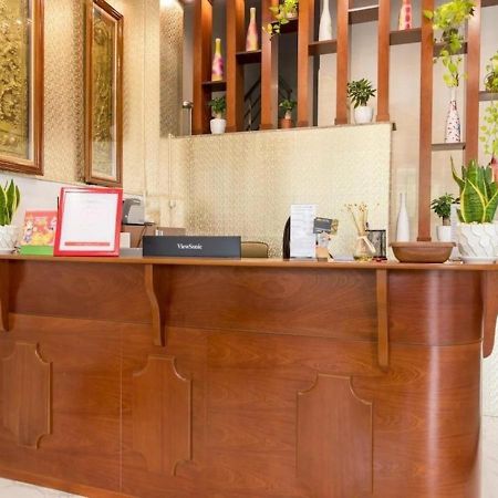Bros Hotel Хошимин Екстериор снимка
