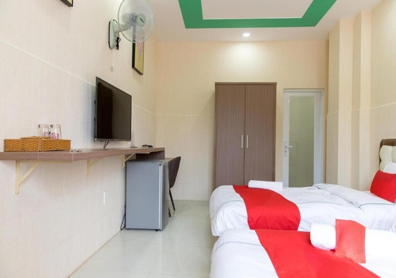 Bros Hotel Хошимин Екстериор снимка