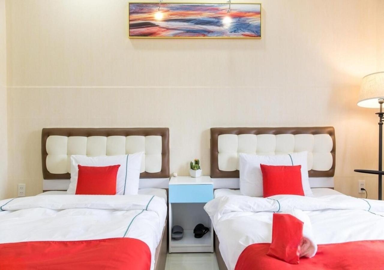 Bros Hotel Хошимин Екстериор снимка