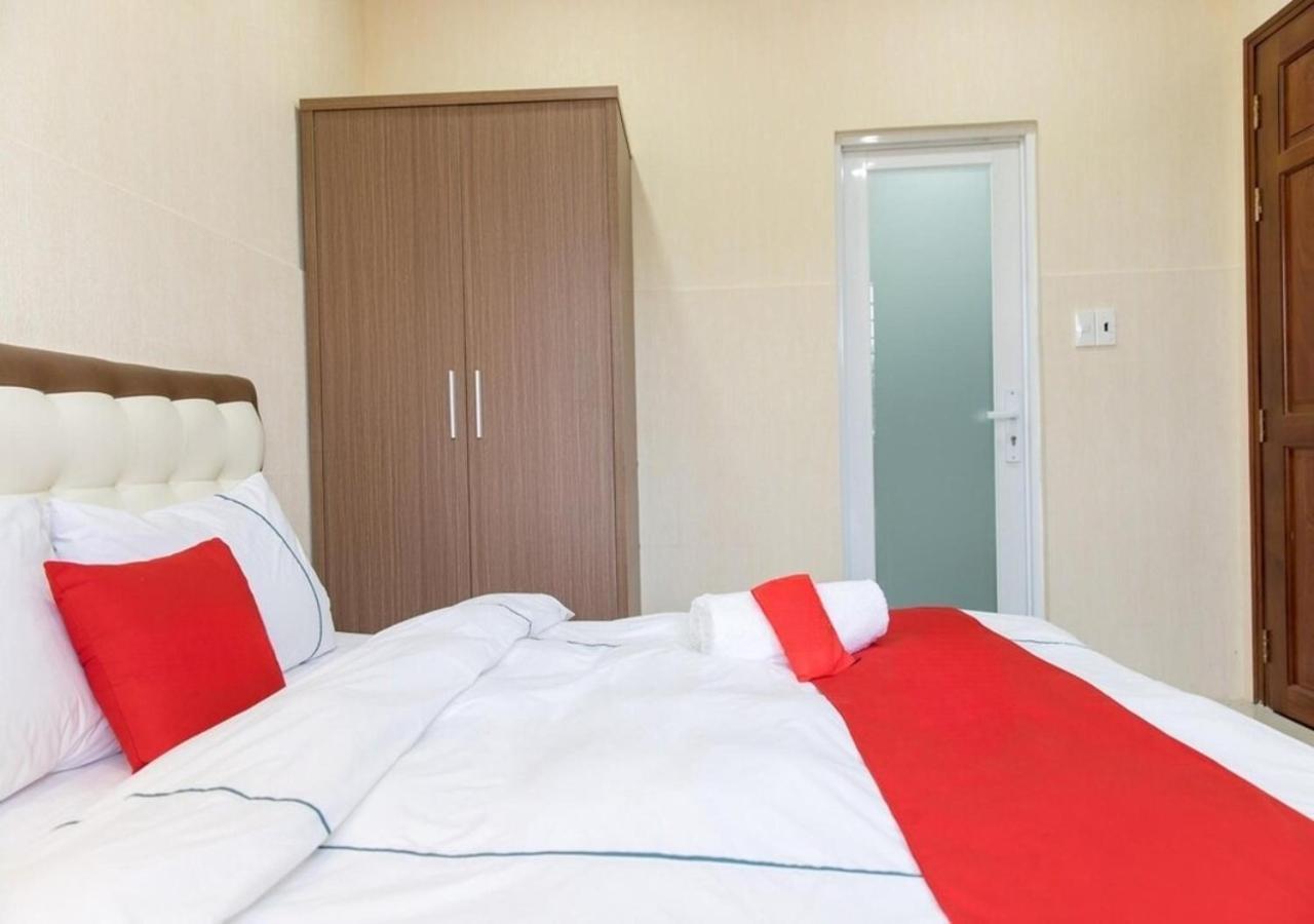 Bros Hotel Хошимин Екстериор снимка